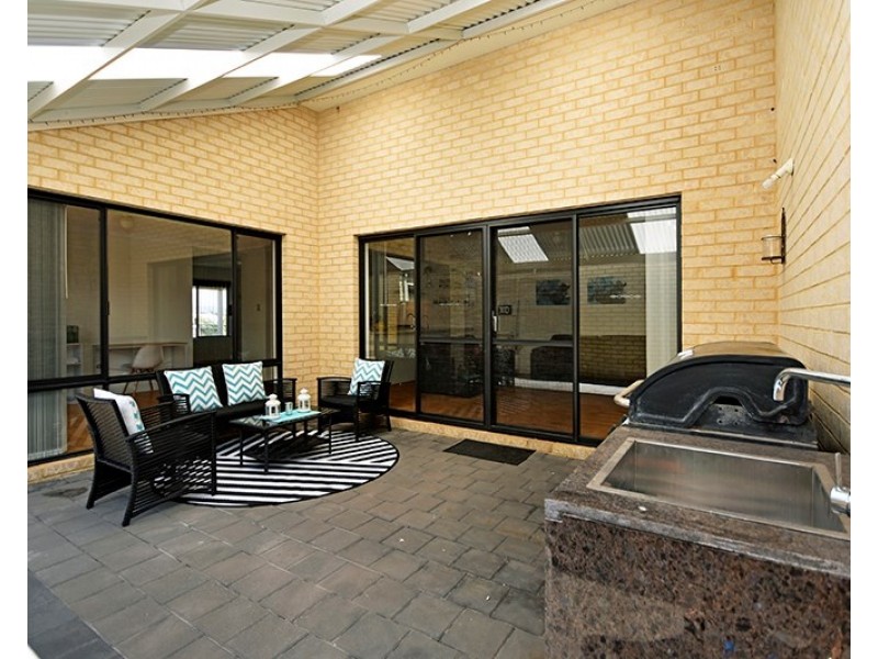 32 Brixton Crescent, Ellenbrook WA 6069