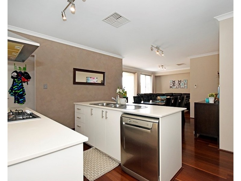 14 Brewster Circle, Ellenbrook WA 6069