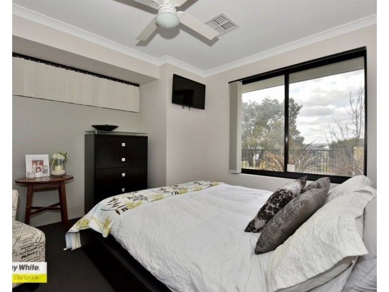 37 Duvall Parkway, Aveley WA 6069