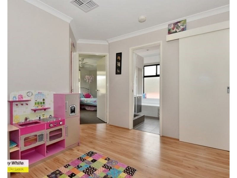 37 Duvall Parkway, Aveley WA 6069