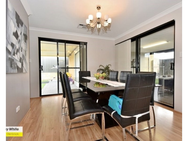 37 Duvall Parkway, Aveley WA 6069