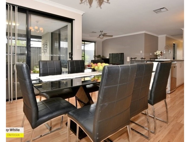 37 Duvall Parkway, Aveley WA 6069