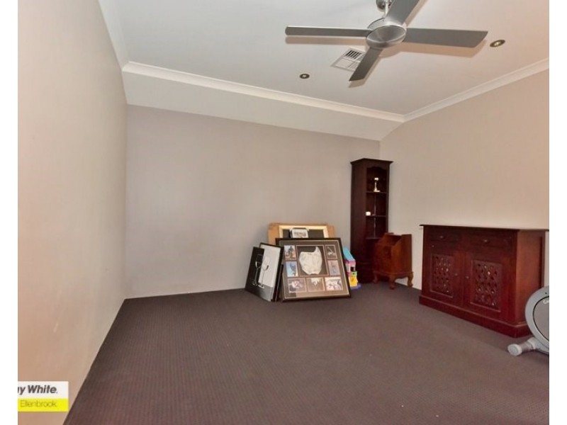 37 Duvall Parkway, Aveley WA 6069