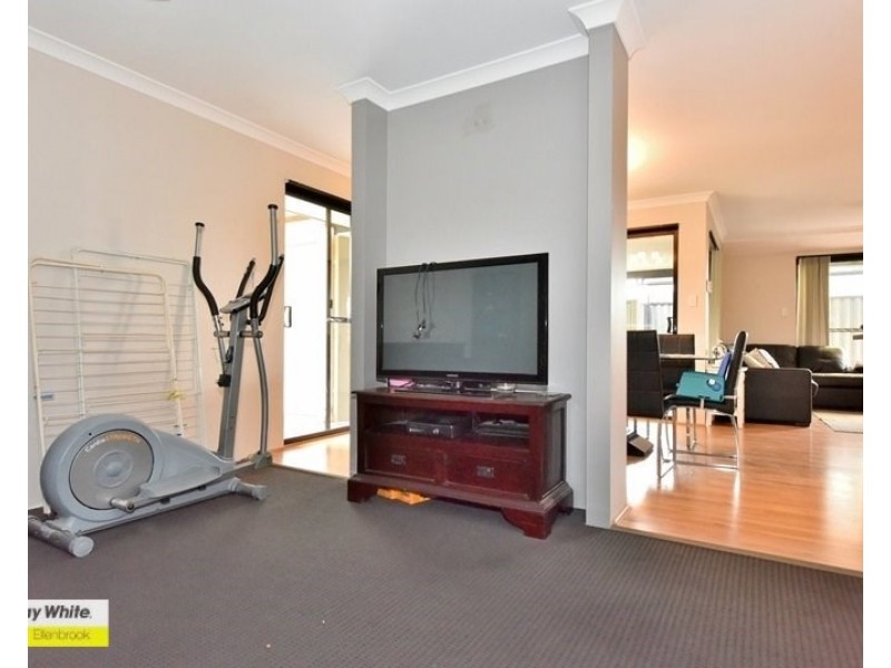 37 Duvall Parkway, Aveley WA 6069