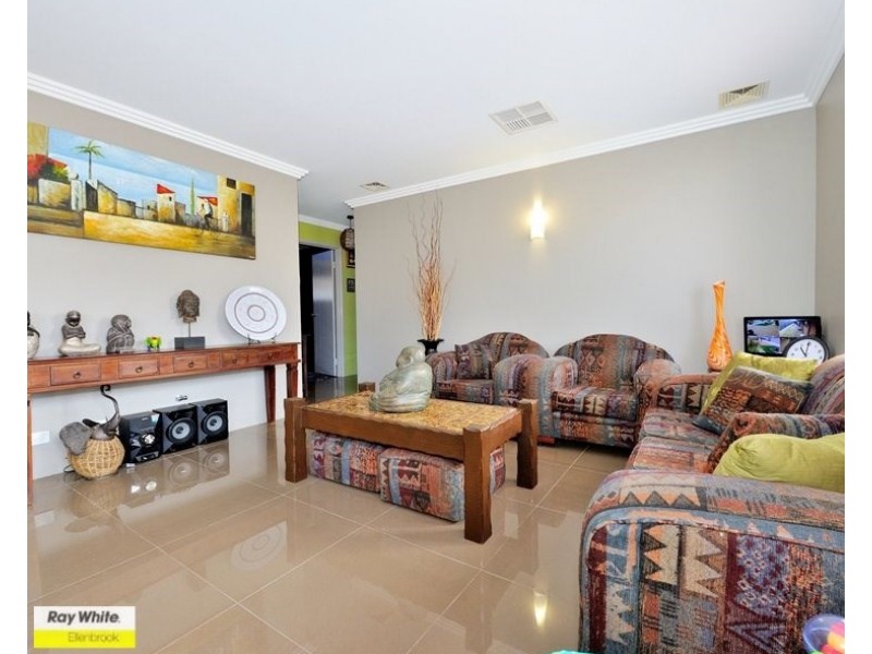 15 Aston Chase, Aveley WA 6069