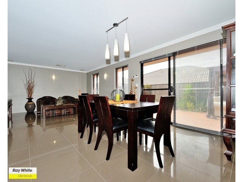 15 Aston Chase, Aveley WA 6069