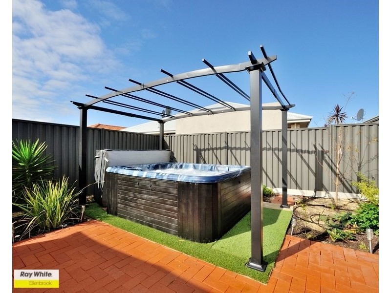 15 Aston Chase, Aveley WA 6069