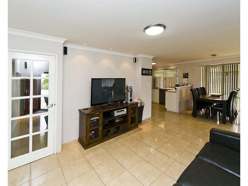 3 Granesse Drive, Ellenbrook WA 6069