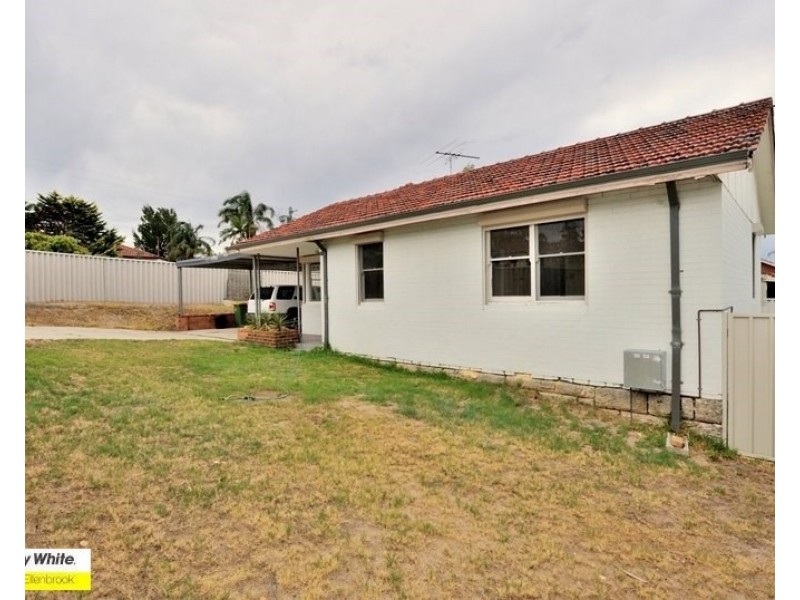 2 Cameron Street, Embleton WA 6062