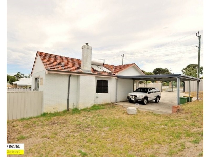 2 Cameron Street, Embleton WA 6062