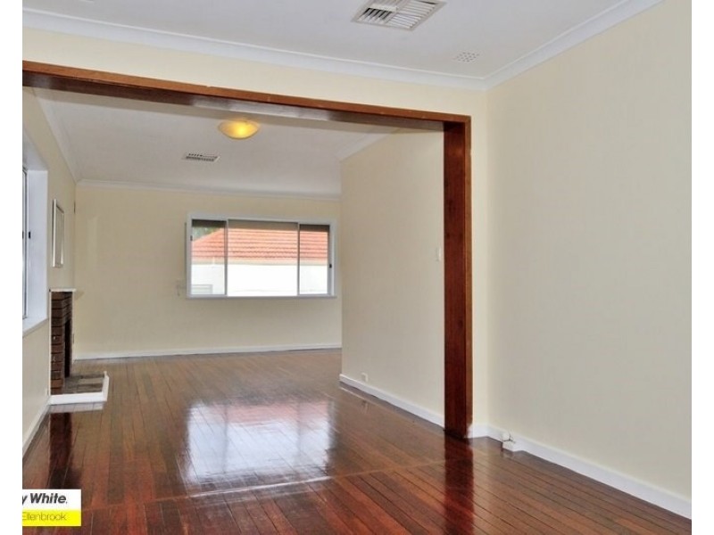 2 Cameron Street, Embleton WA 6062