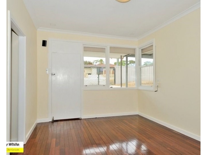 2 Cameron Street, Embleton WA 6062