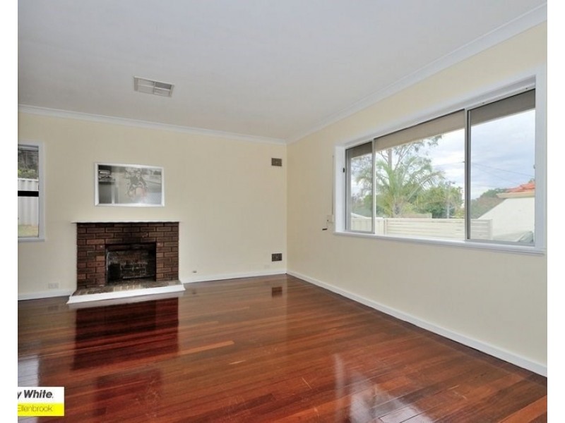 2 Cameron Street, Embleton WA 6062