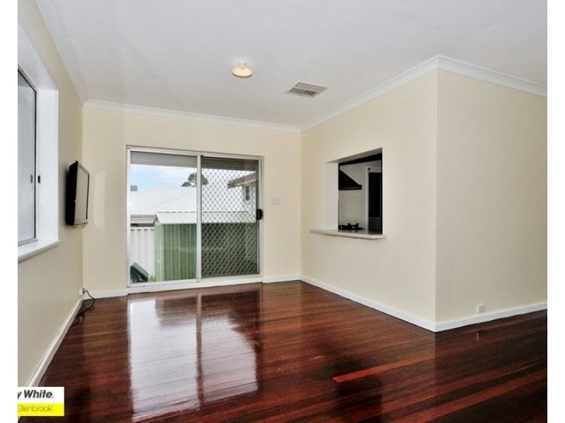 2 Cameron Street, Embleton WA 6062