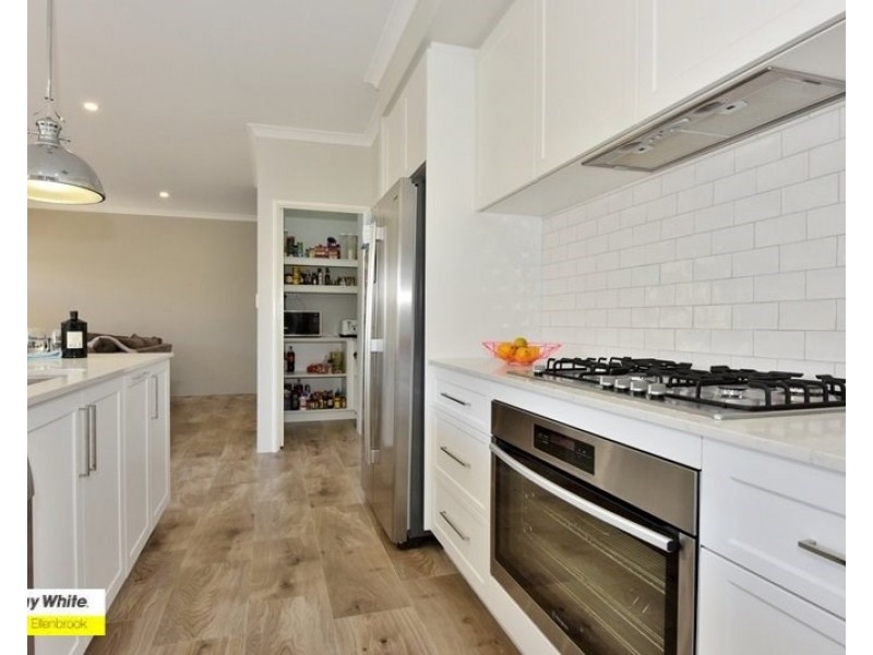 3 Mauve Way, Aveley WA 6069