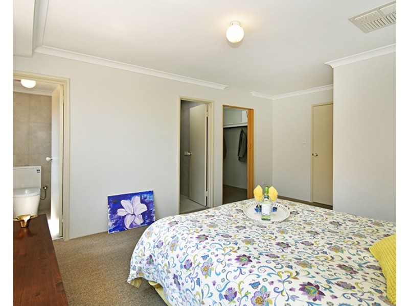 54 Sandown Circle, Henley Brook WA 6055