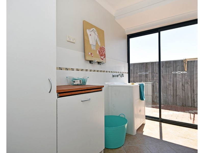 54 Sandown Circle, Henley Brook WA 6055