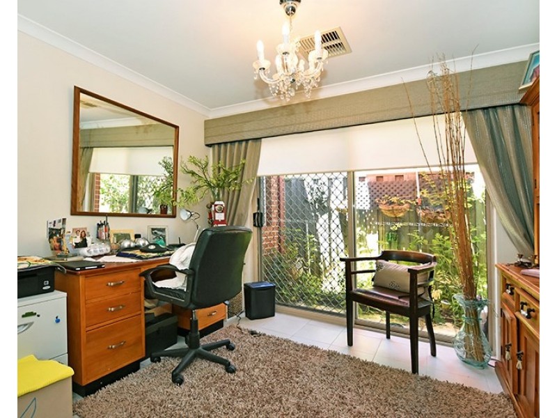 4 Westbrook Parade, Ellenbrook WA 6069