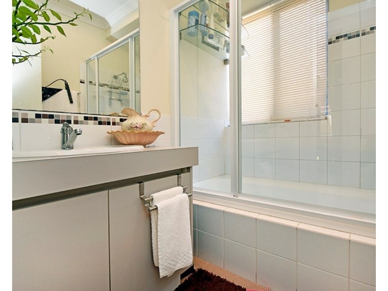 4 Westbrook Parade, Ellenbrook WA 6069