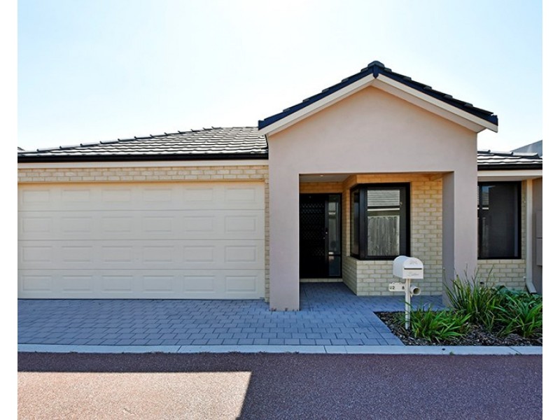 2/8 Evesham Drive, Ellenbrook WA 6069