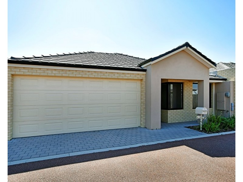 2/8 Evesham Drive, Ellenbrook WA 6069