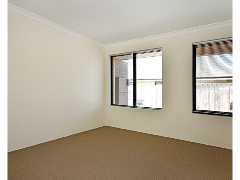 2/8 Evesham Drive, Ellenbrook WA 6069