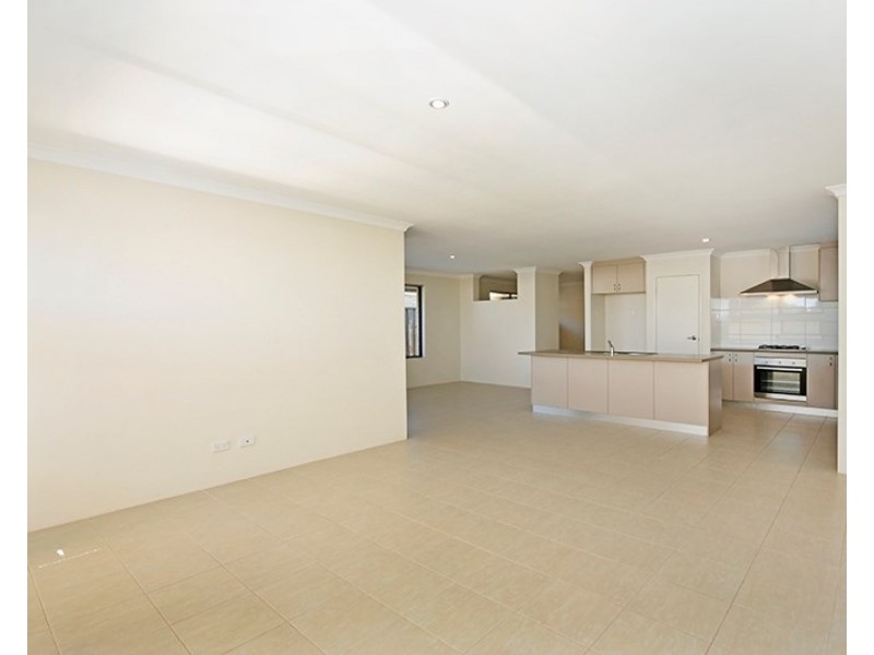 2/8 Evesham Drive, Ellenbrook WA 6069