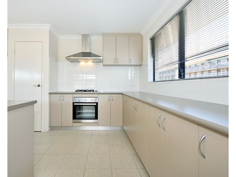 2/8 Evesham Drive, Ellenbrook WA 6069