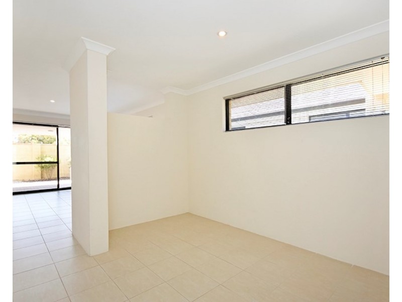 2/8 Evesham Drive, Ellenbrook WA 6069