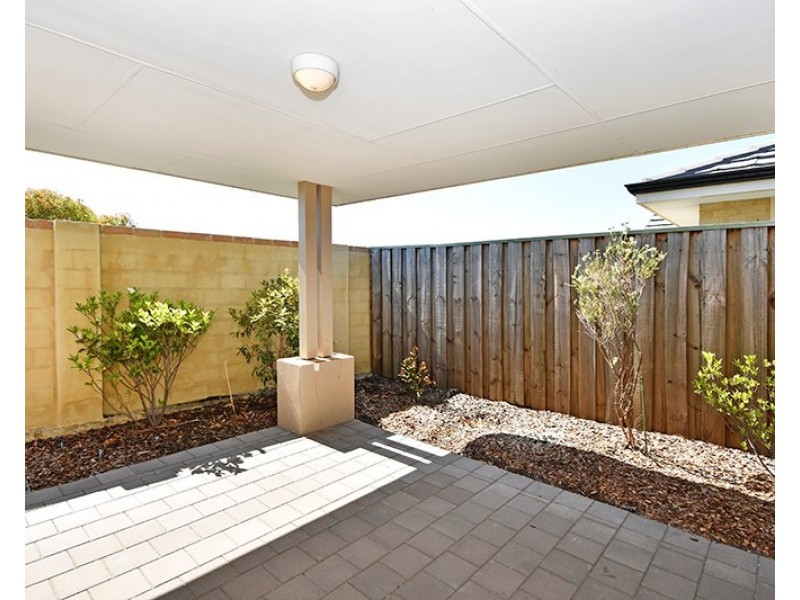 2/8 Evesham Drive, Ellenbrook WA 6069