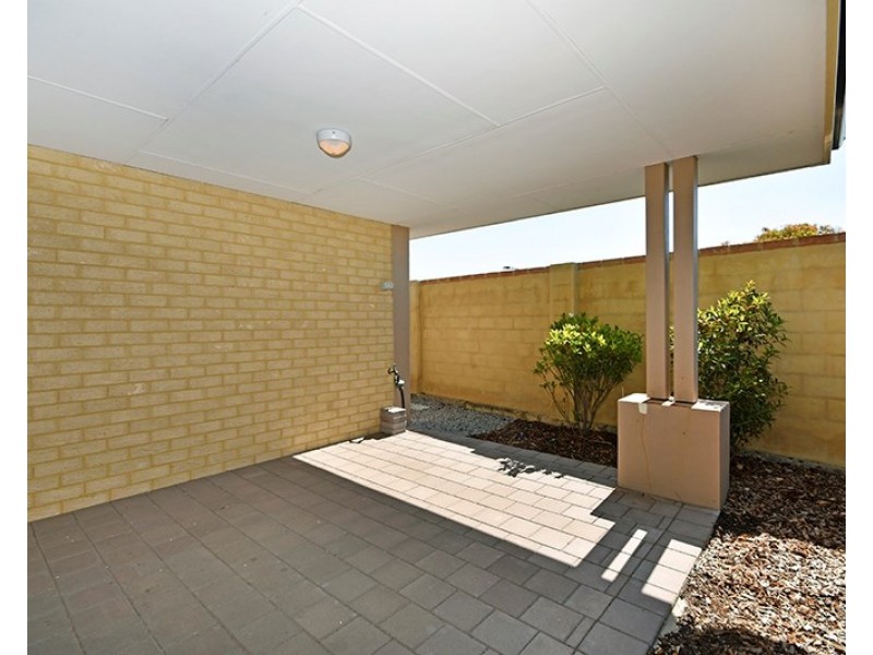 2/8 Evesham Drive, Ellenbrook WA 6069