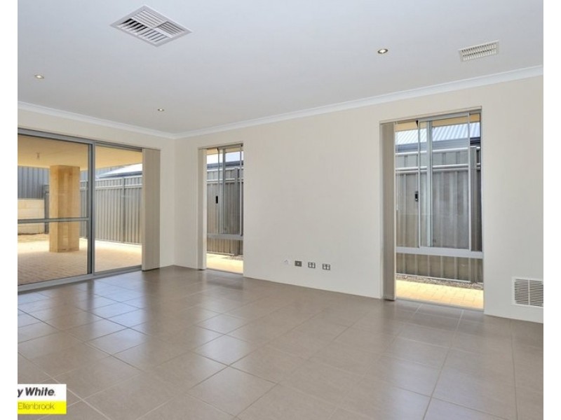 5 Bahama Way, Banksia Grove WA 6031