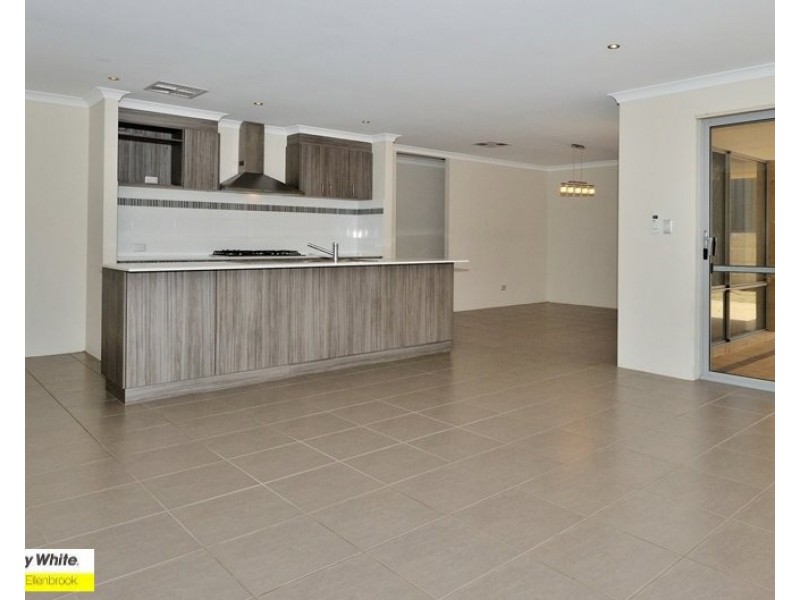 5 Bahama Way, Banksia Grove WA 6031