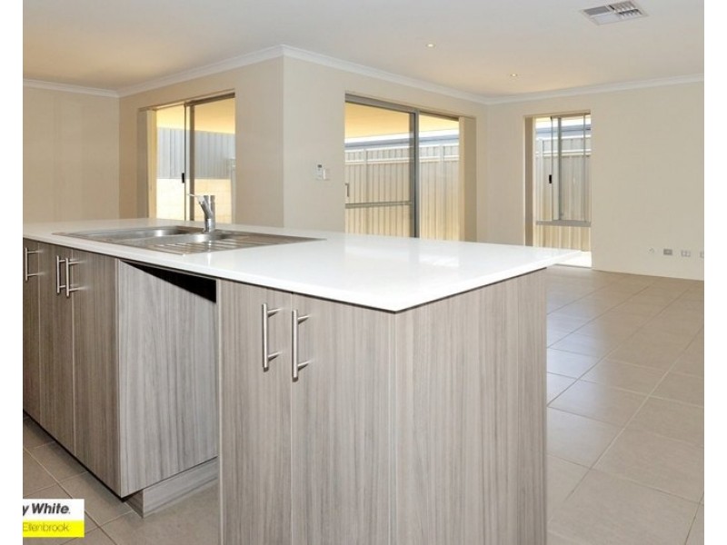 5 Bahama Way, Banksia Grove WA 6031