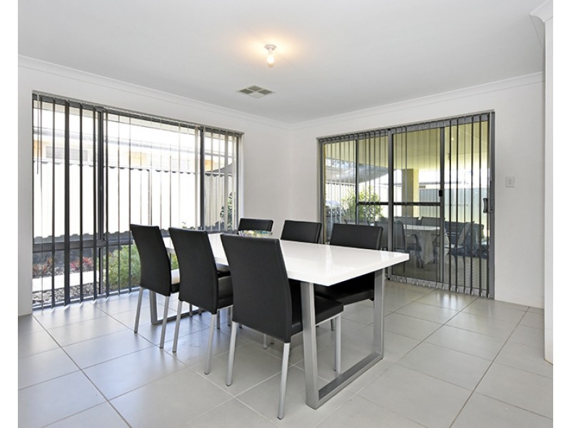 8 Farina Street, Aveley WA 6069