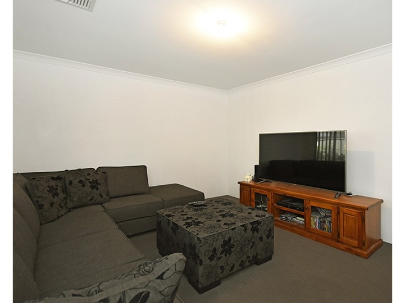 8 Farina Street, Aveley WA 6069