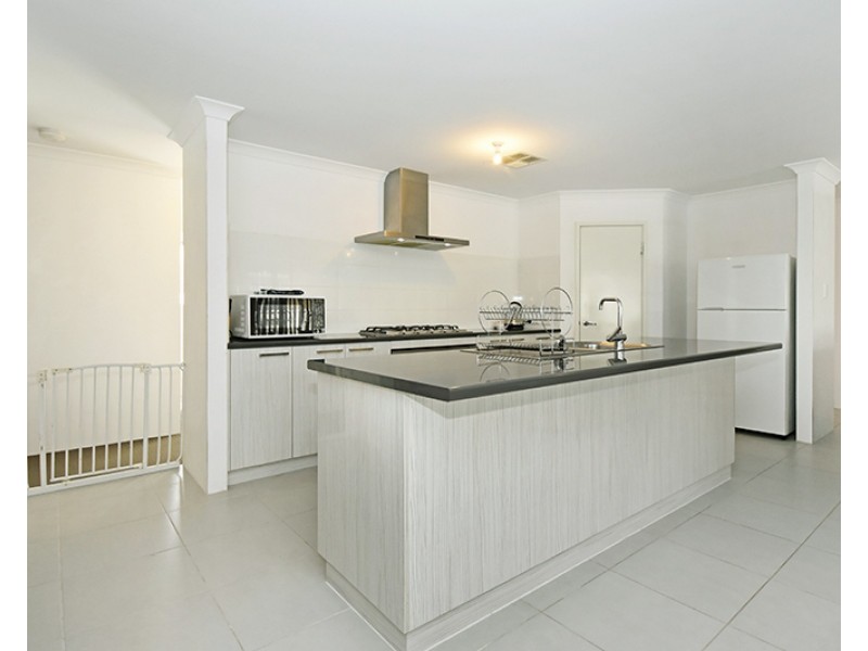 8 Farina Street, Aveley WA 6069