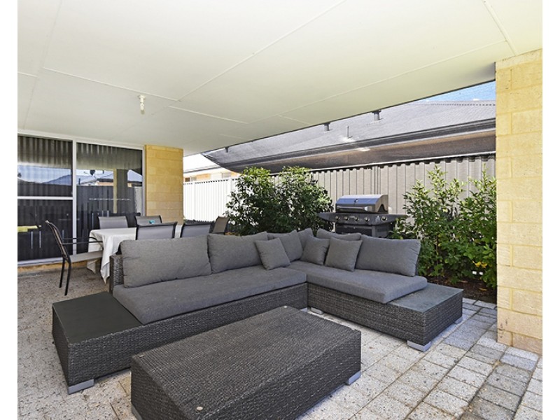 8 Farina Street, Aveley WA 6069