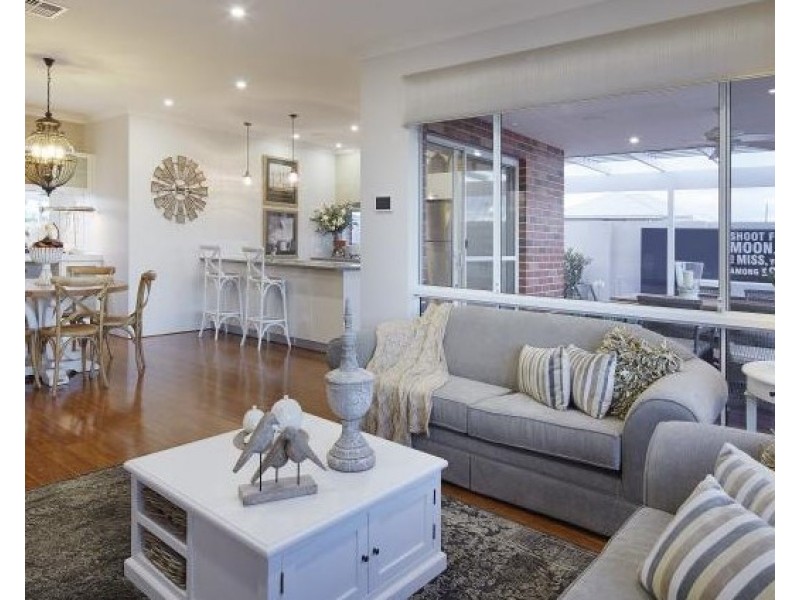 8 Horsenall Close, Ellenbrook WA 6069