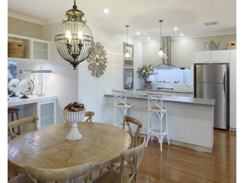 8 Horsenall Close, Ellenbrook WA 6069