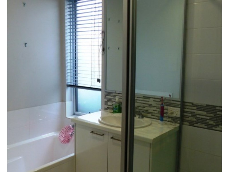 8 Horsenall Close, Ellenbrook WA 6069