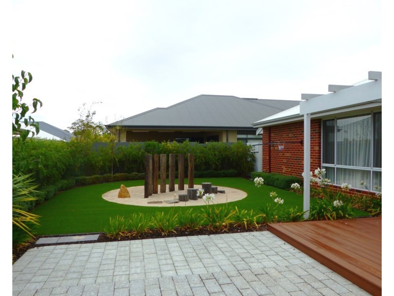 8 Horsenall Close, Ellenbrook WA 6069