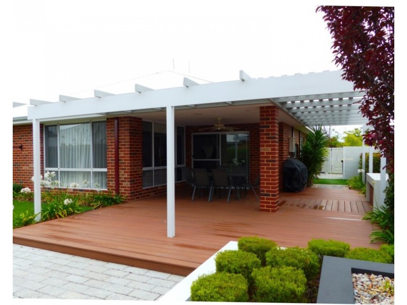 8 Horsenall Close, Ellenbrook WA 6069