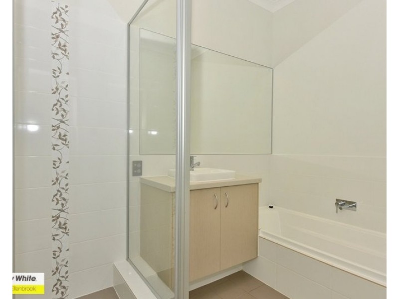 6 Finke Alley, Ellenbrook WA 6069