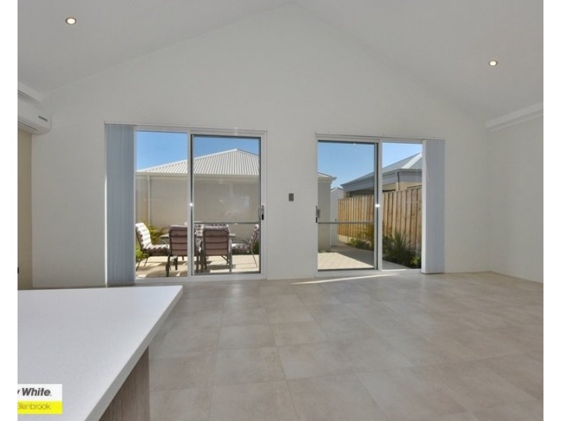 6 Finke Alley, Ellenbrook WA 6069
