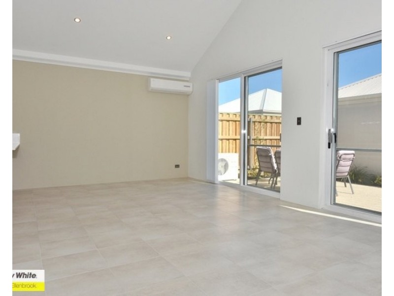 6 Finke Alley, Ellenbrook WA 6069