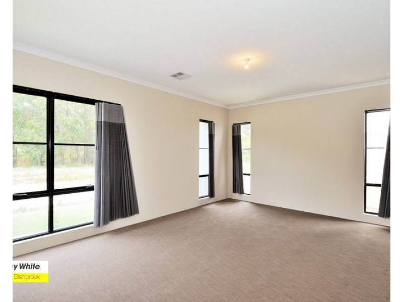 26 Jennapullin Crescent, Ellenbrook WA 6069