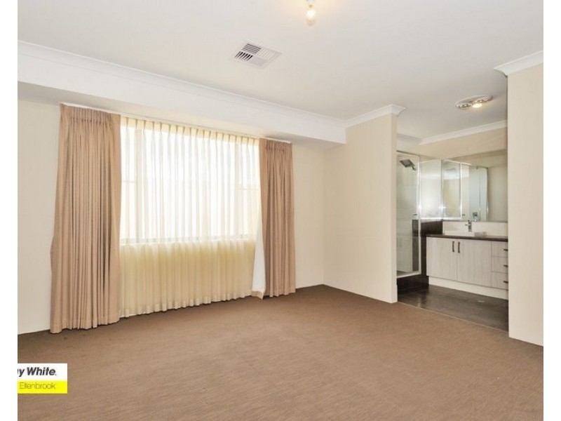 26 Jennapullin Crescent, Ellenbrook WA 6069