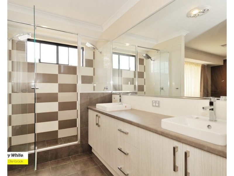 26 Jennapullin Crescent, Ellenbrook WA 6069