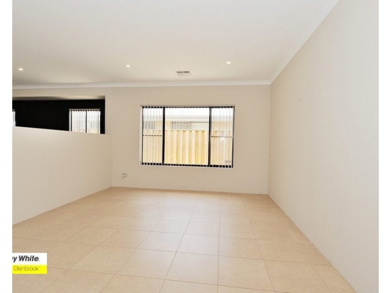 26 Jennapullin Crescent, Ellenbrook WA 6069